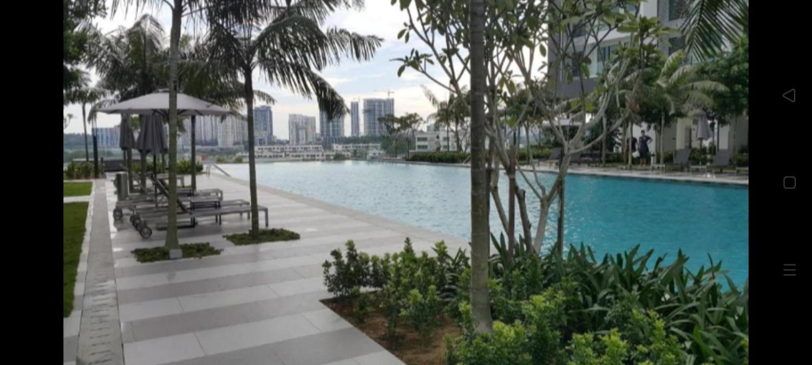Cybersquare Vertex Soho Netflix Apartment Cyberjaya